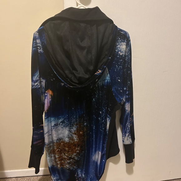 Beautiful Statement Piece Sweater with Hood - Picture 5 of 5